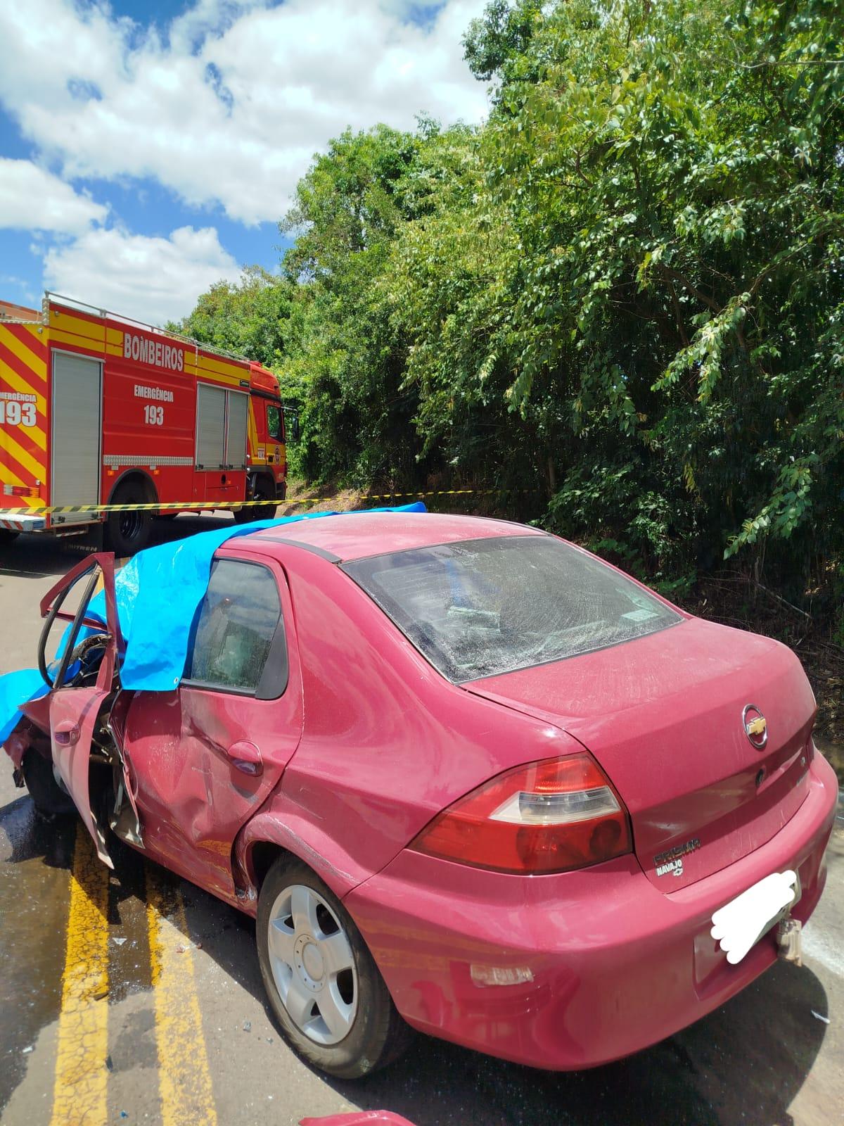 Colisão entre dois veículos e uma moto deixa idoso em óbito em Galvão