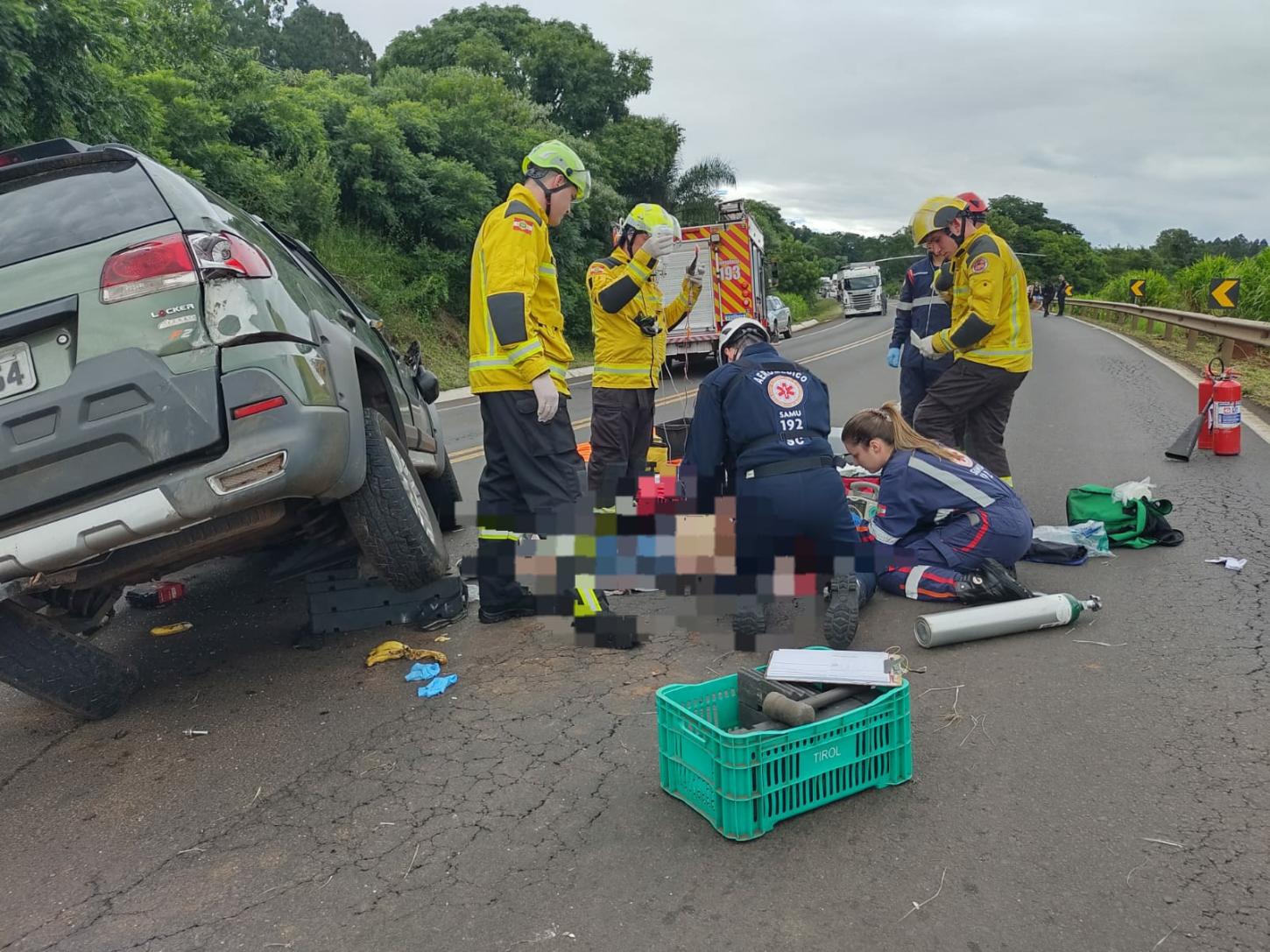 Condutor perde a vida em acidente envolvendo veículo de passeio e carreta na BR-282 em Xanxerê