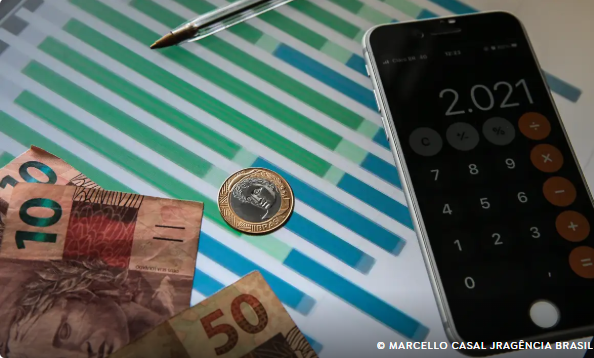 IPCA vai a 0,33% em dezembro e fecha 2025 em 4,26%, abaixo da meta