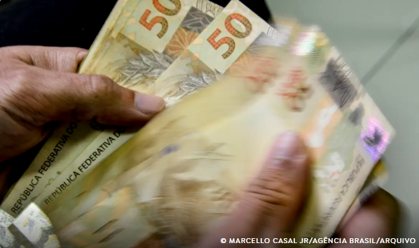 Isenção de IR para quem ganha até R$ 5 mil entra em vigor