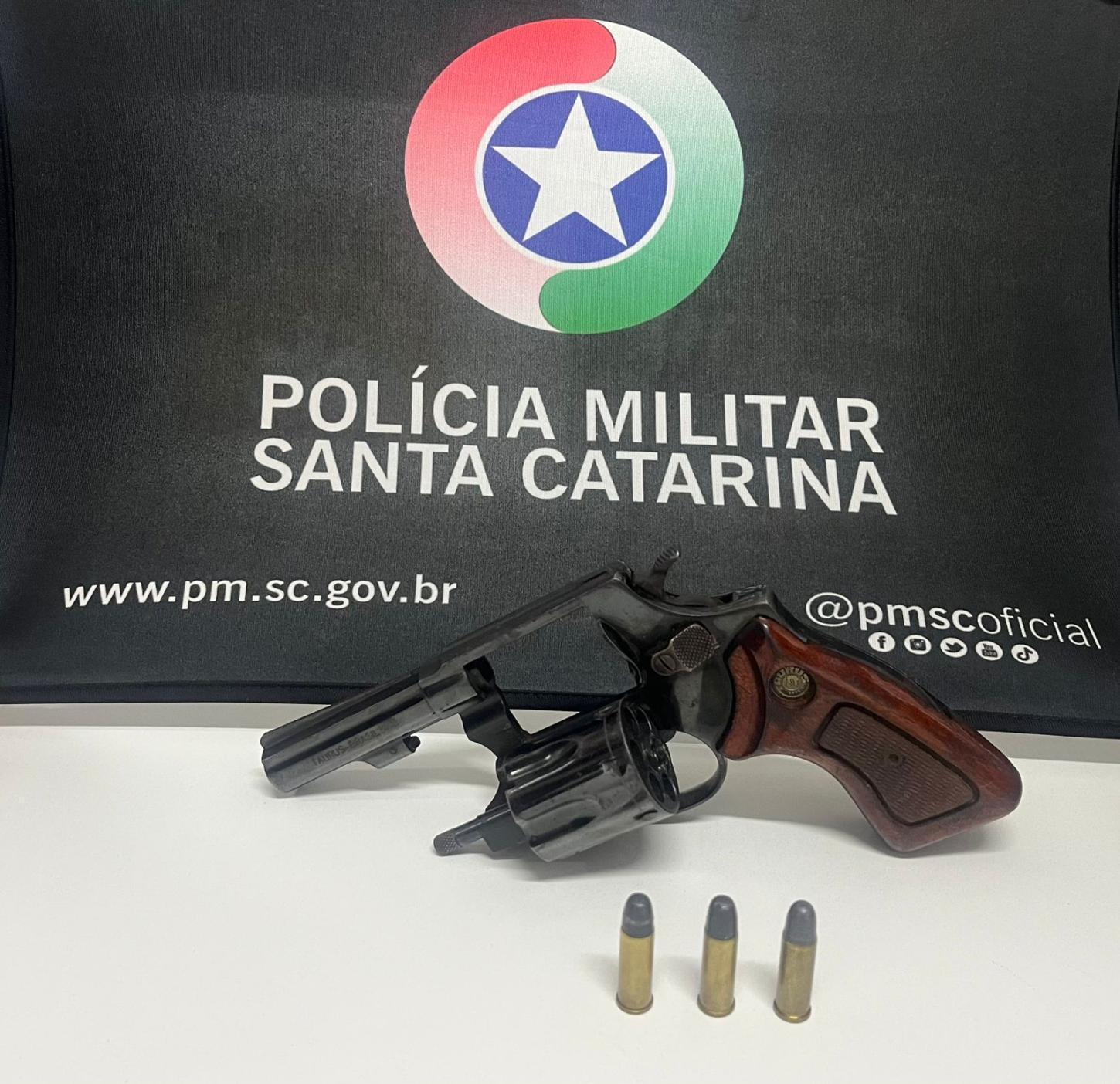 PMSC atende ocorrência de ameaça e apreende arma de fogo em Xanxerê