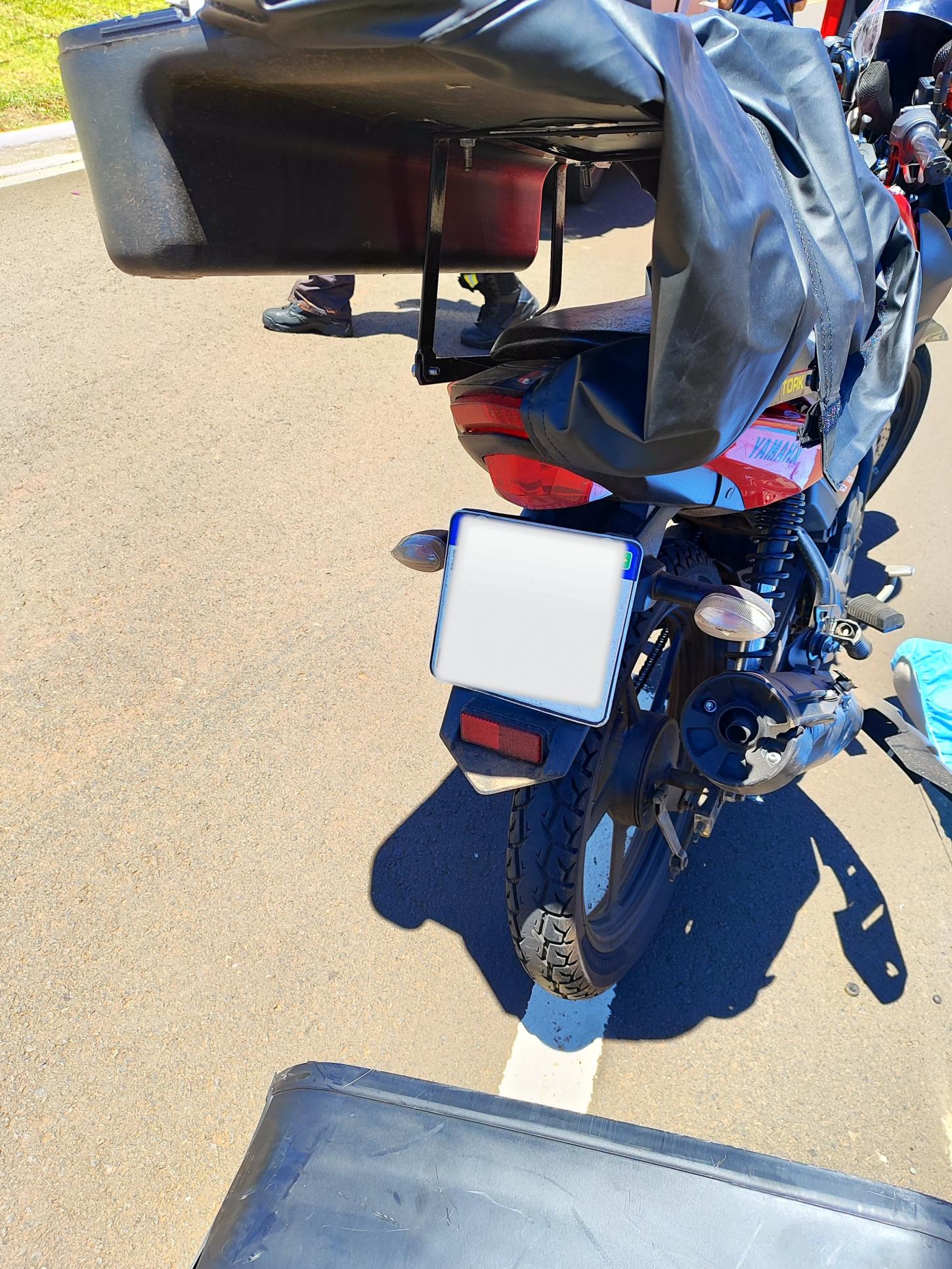 Acidente grave em Chapecó envolve uma moto, dois carros e um caminhão e deixa um óbito