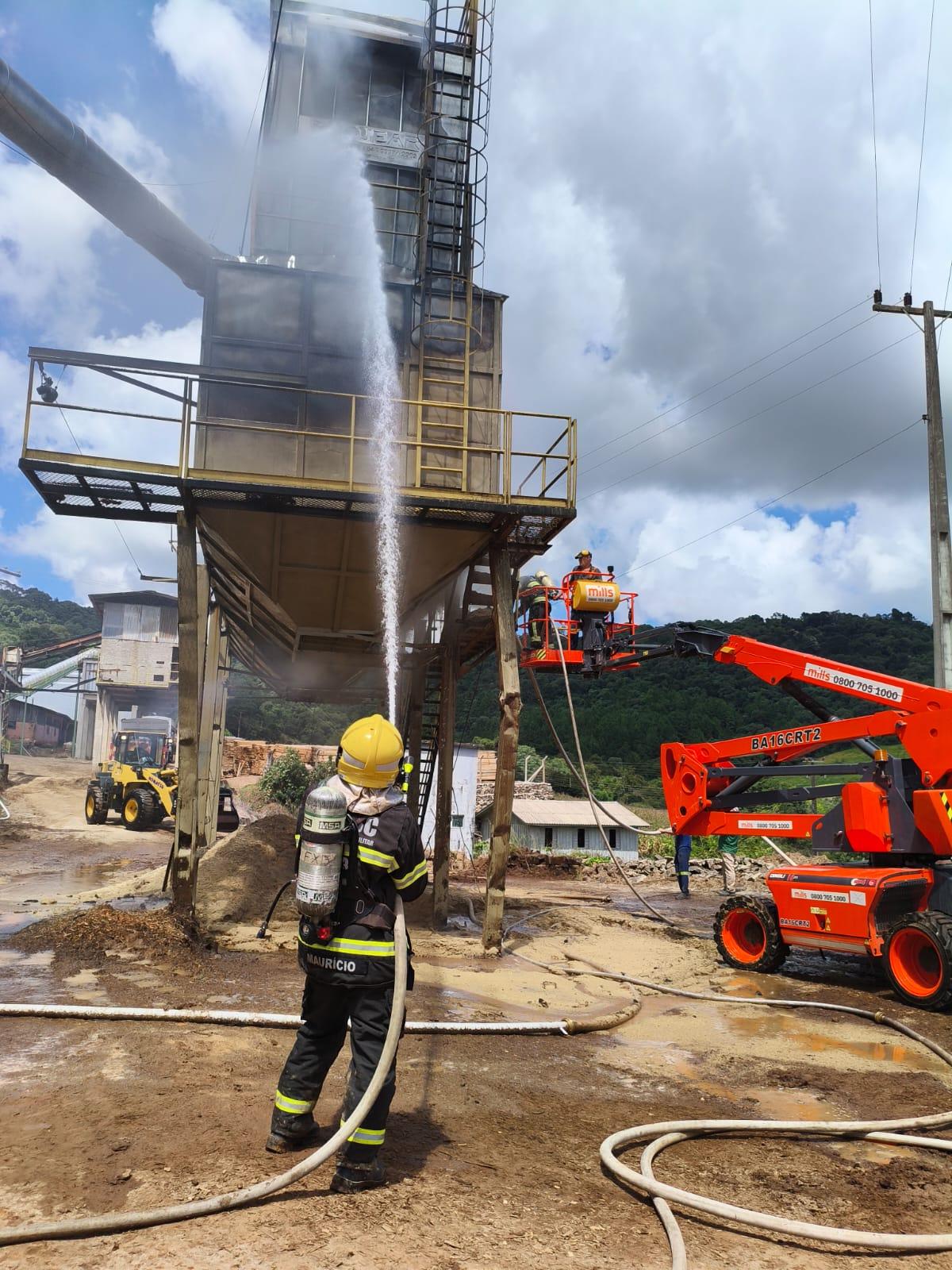 Incêndio na Bragagnolo empresa em Vargeão/SC