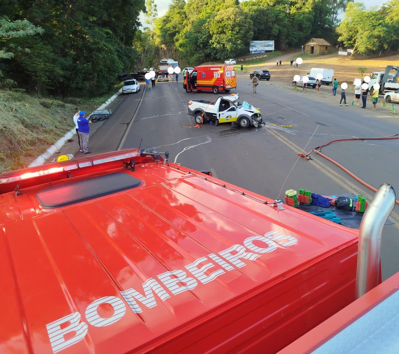 Acidente entre caminhão e carro na BR-282 deixa 03 vítimas, uma em estado grave no Oeste de SC