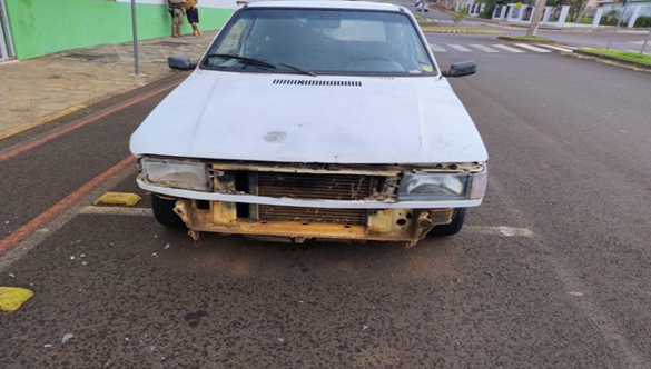 Adolescente ao volante causa acidente no Bairro Progresso em São Lourenço do Oeste