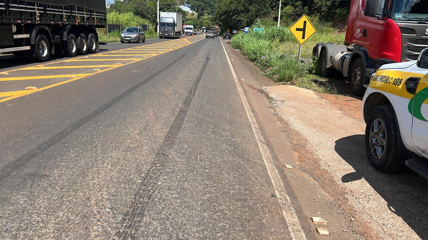 Colisão traseira entre dois veículos na SC-157 com recusa do teste de bafômetro por um dos condutores