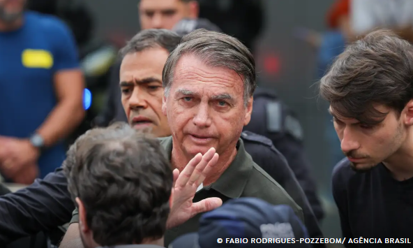 Moraes concede prisão domiciliar para Bolsonaro por 90 dias