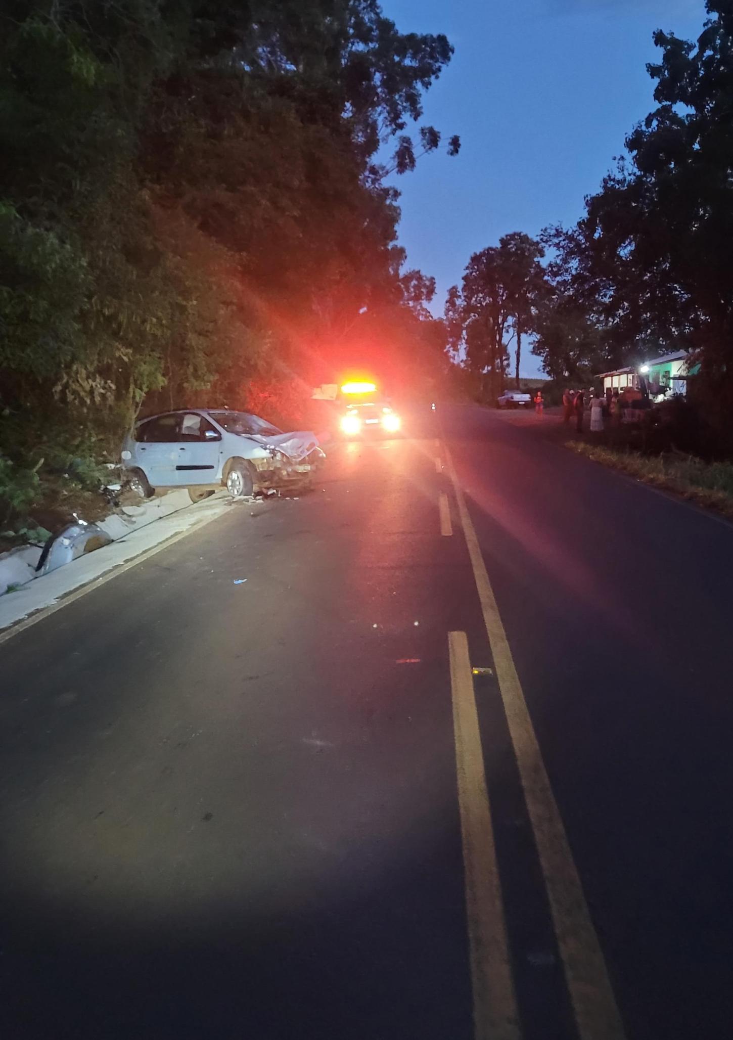 Motociclista é encaminhado ao hospital com vários fraturas após grave acidente na SC-283 em Planalto Alegre/SC