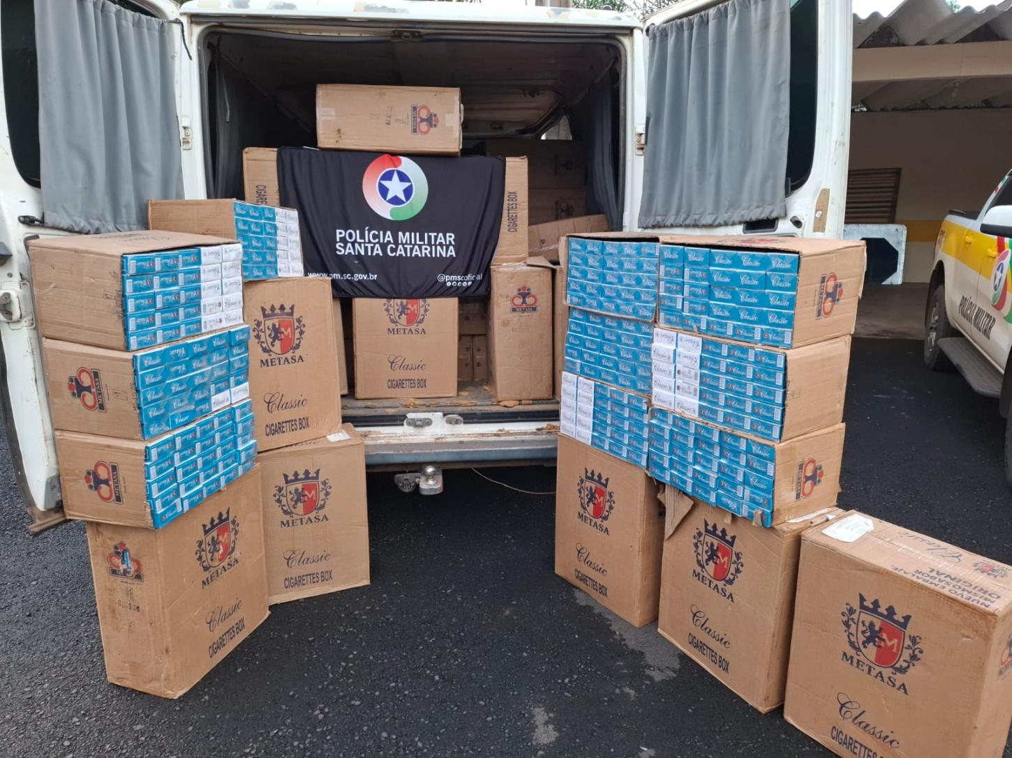 PMRv apreende grande quantidade de cigarros na BR-282 entre Xanxerê e Faxinal dos Guedes