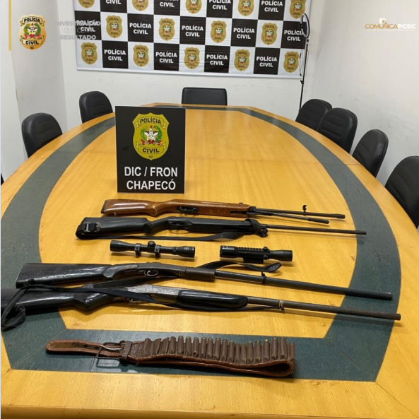 POLÍCIA CIVIL CUMPRE MANDADO DE PRISÃO TEMPORÁRIA E MANDADOS DE BUSCA E APREENSÃO E PRENDE INDIVÍDUO EM FLAGRANTE POR POSSE ILEGAL DE ARMA DE FOGO