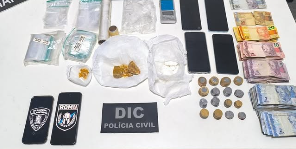 POLÍCIA CIVIL CUMPRE MANDADOS DE INTERNAÇÃO DE ADOLESCENTE E DE BUSCA E APREENSÃO NO BAIRRO SÃO PEDRO NO MUNICÍPIO DE CHAPECÓ