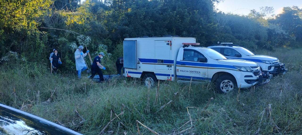 POLÍCIA CIVIL ENCONTRA CADÁVER, INVESTIGA HOMICÍDIO E AÇÃO CONJUNTA DAS FORÇAS DE SEGURANÇA RESULTA NA PRISÃO DE QUATRO INVESTIGADOS EM CHAPECÓ