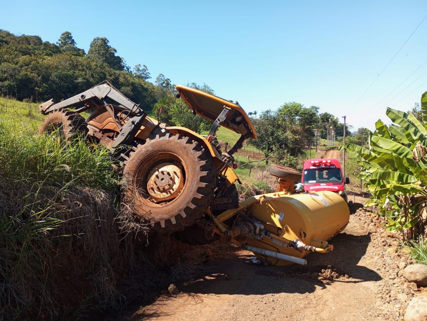 Acidente com máquina agrícola na Linha Gaúcha no Oeste de Santa Catarina