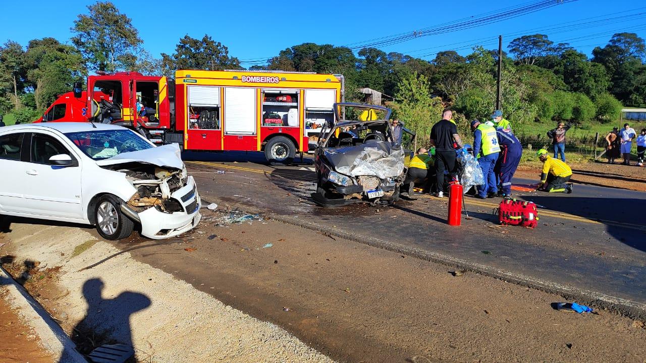 Colisão envolvendo múltiplos veículos deixa pessoas feridas na SC-480