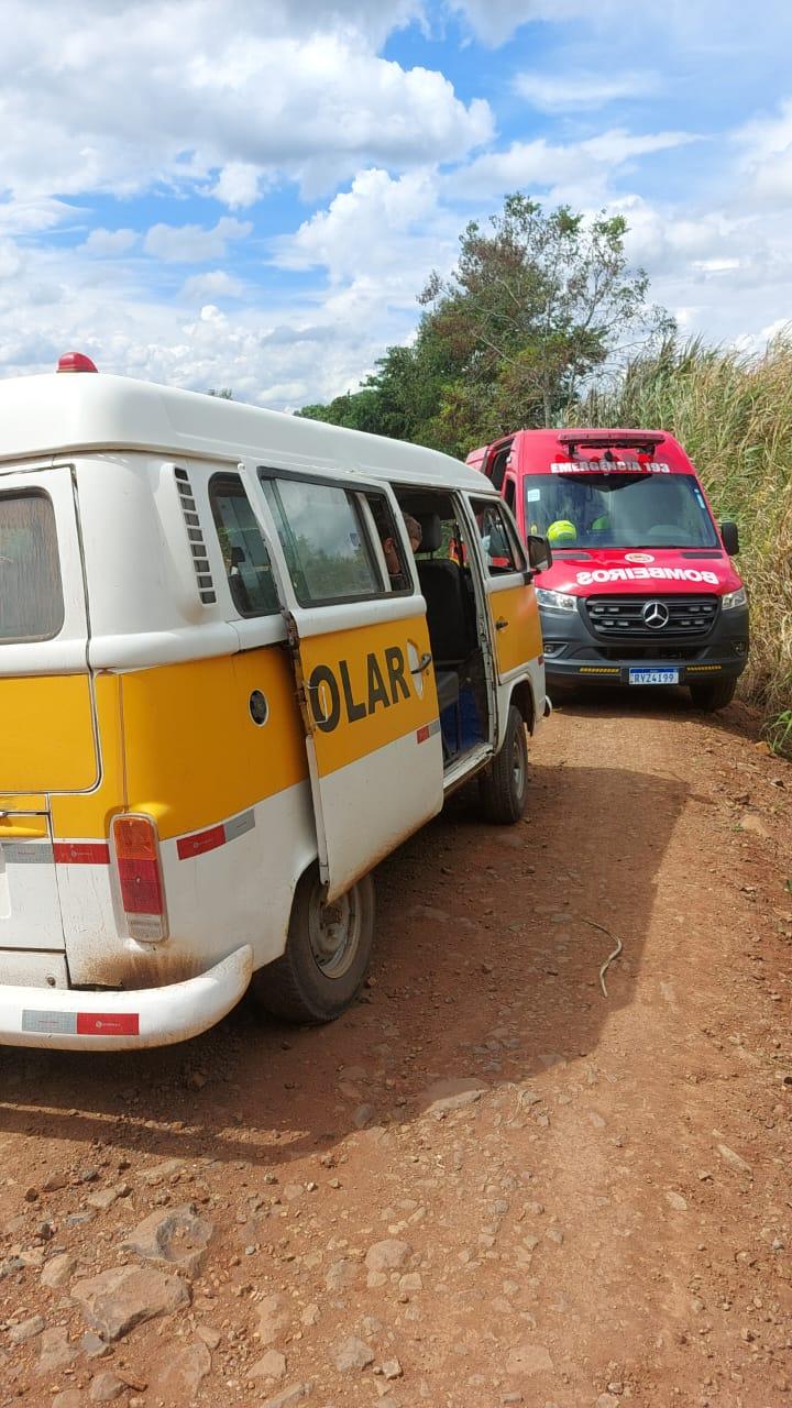 Criança cai de transporte escolar no interior de Quilombo/SC