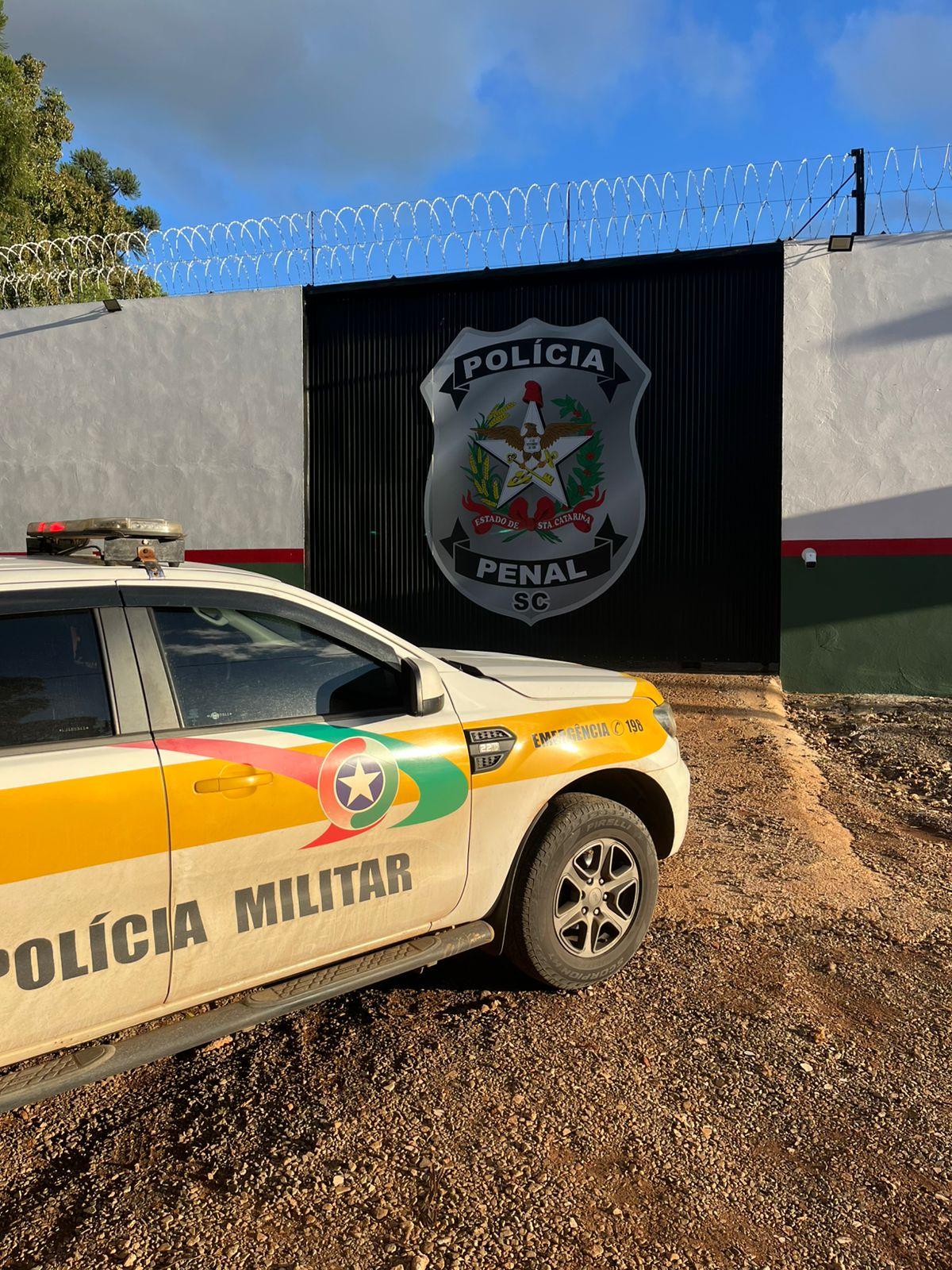 Homem com mandado de prisão é preso pela PMRv e encaminhado presídio de Xanxerê