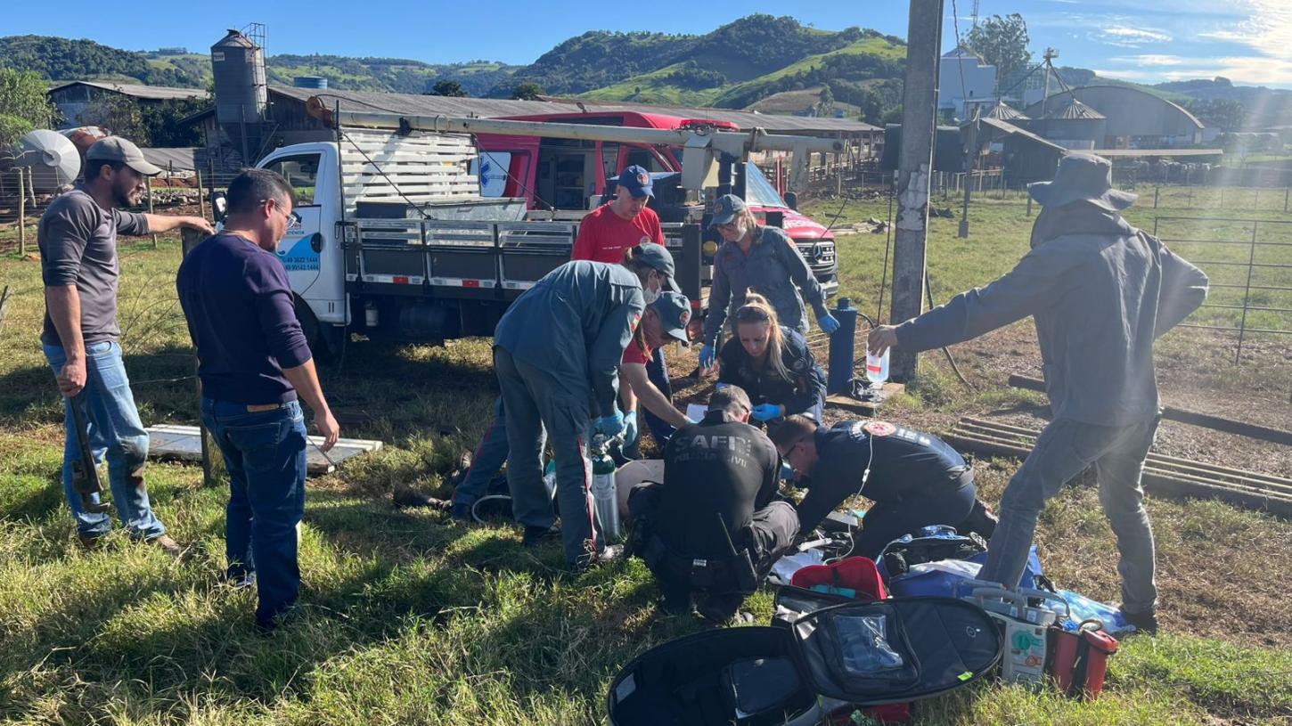 Homem more após receber descarga elétrica em poda de árvore