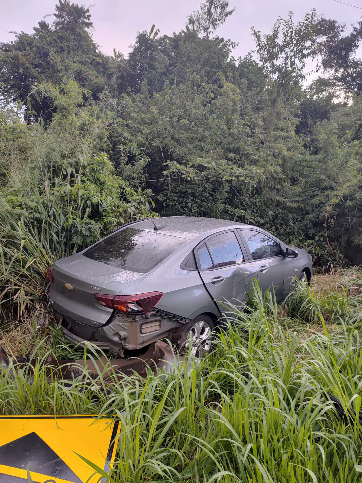 Idosa é encaminhada ao hospital São Bernardo de Quilombo após acidente entre dois veículos na SC-157 em Quilombo