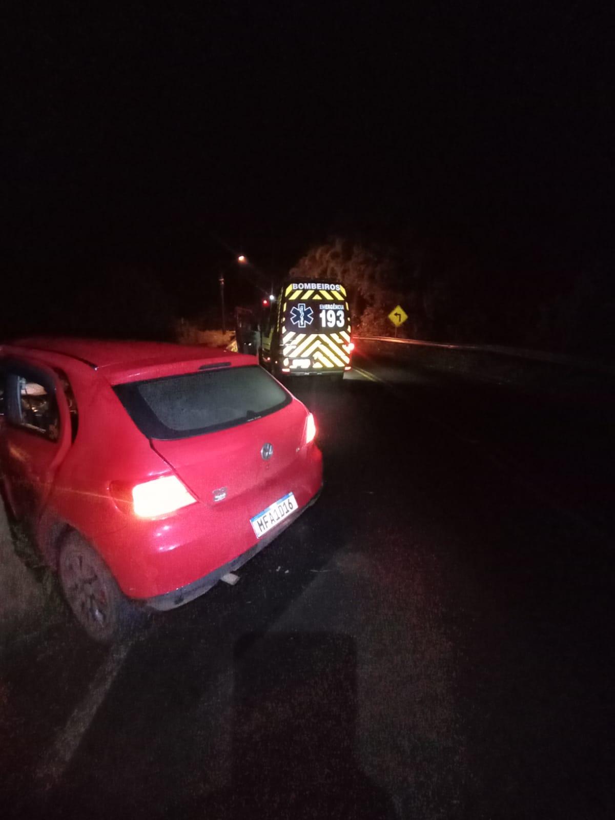 Motorista perde o controle de veículo e bate em mureta da Ponte do Rio Chapecó na SC-480
