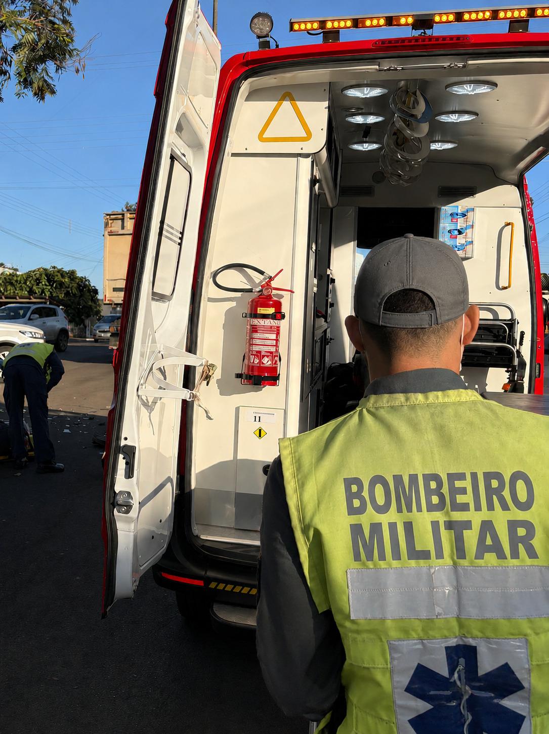 Colisão carro e moto no centro de Quilombo deixa motociclista ferido
