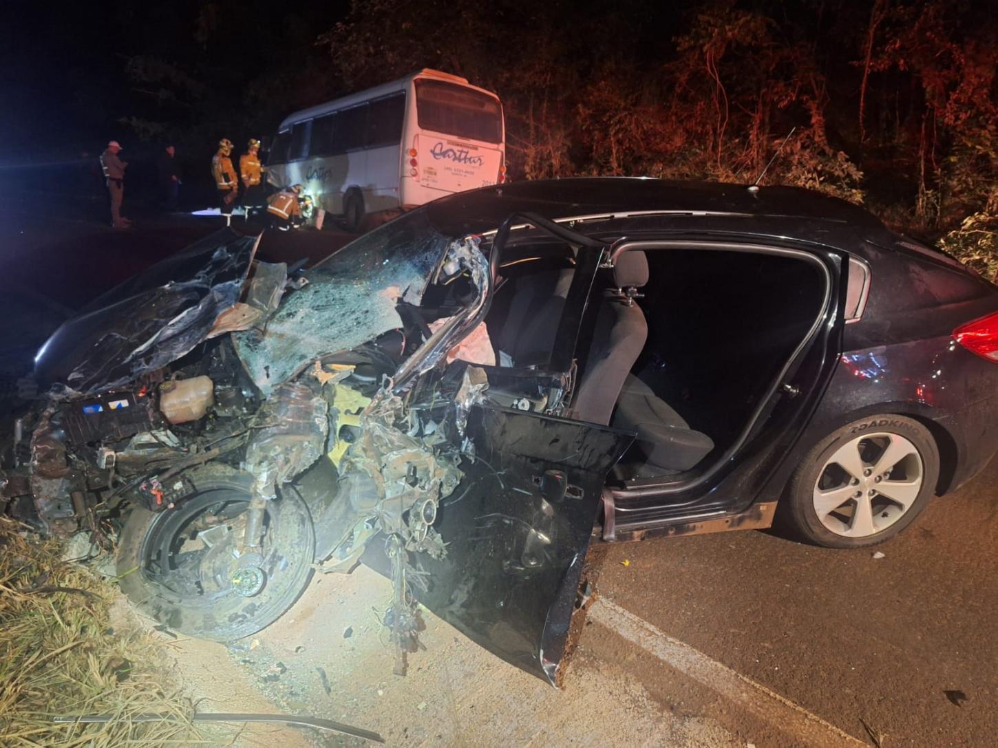 Motorista perde o controle de veículo e bate em micro ônibus na Rodovia – SC-283 km 107,100
