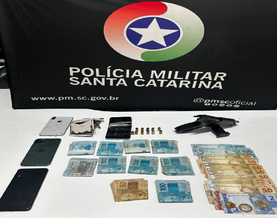 PMSC atende a ocorrências de agressão por arma branca e prende 03 pessoas por porte de arma de fogo, drogas, receptação e corrupção de menores