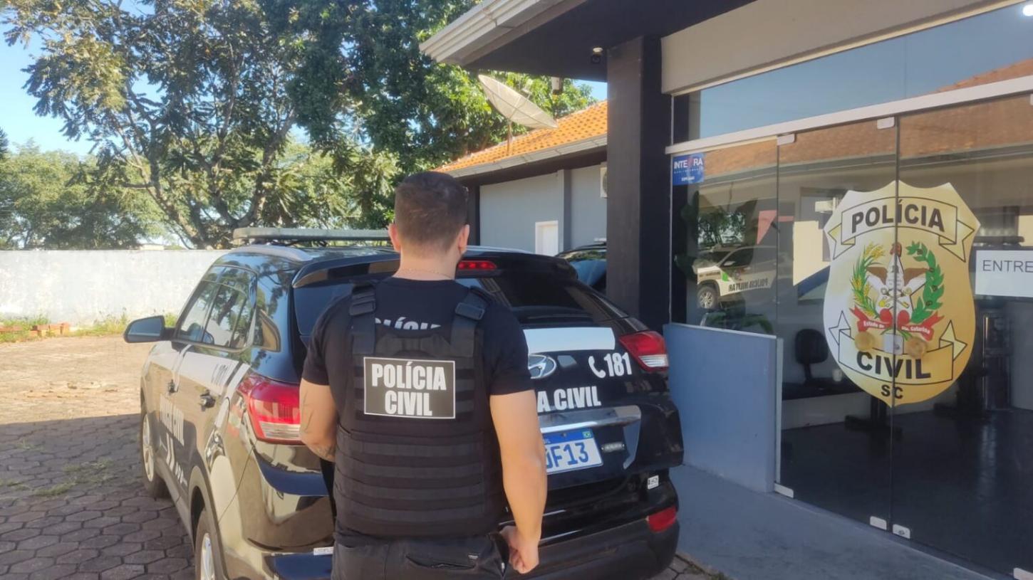 Polícia Civil prende mulher e apreende adolescente por tráfico e corrupção de menores em Nova Erechim