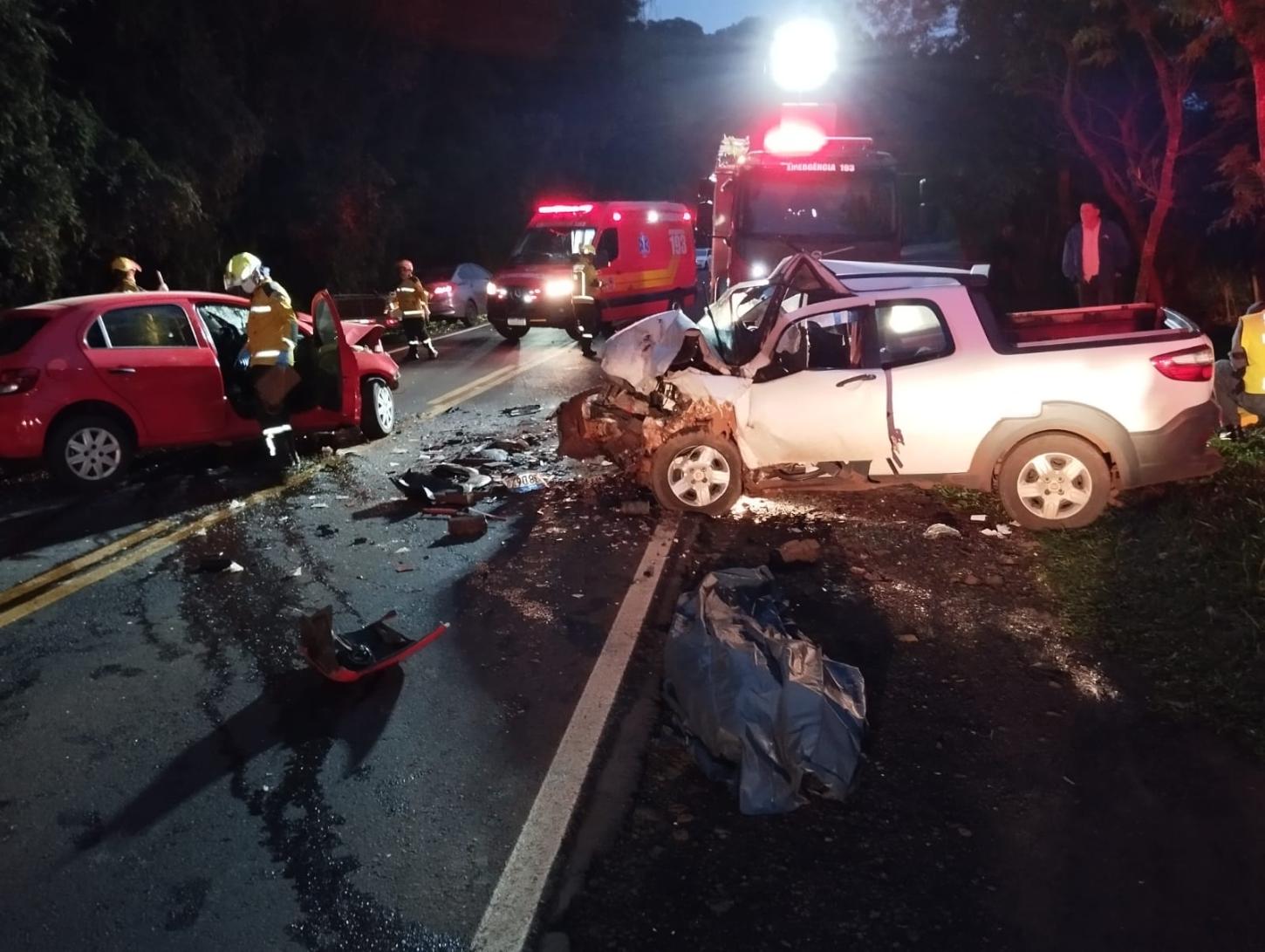 Grave acidente frontal entre dois veículos deixa um óbito na SC-160 no Oeste de SC