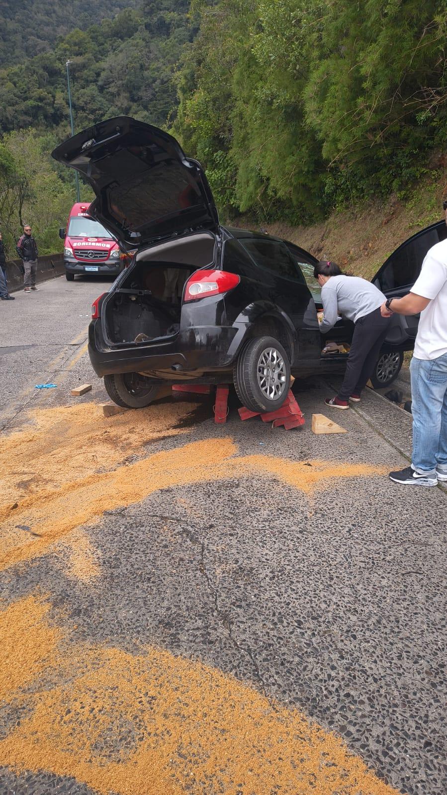 Grave acidente na Serra do Rio do Rastro deixa 04 vítimas com suspeita de TCE, sendo infantil entre as vítimas
