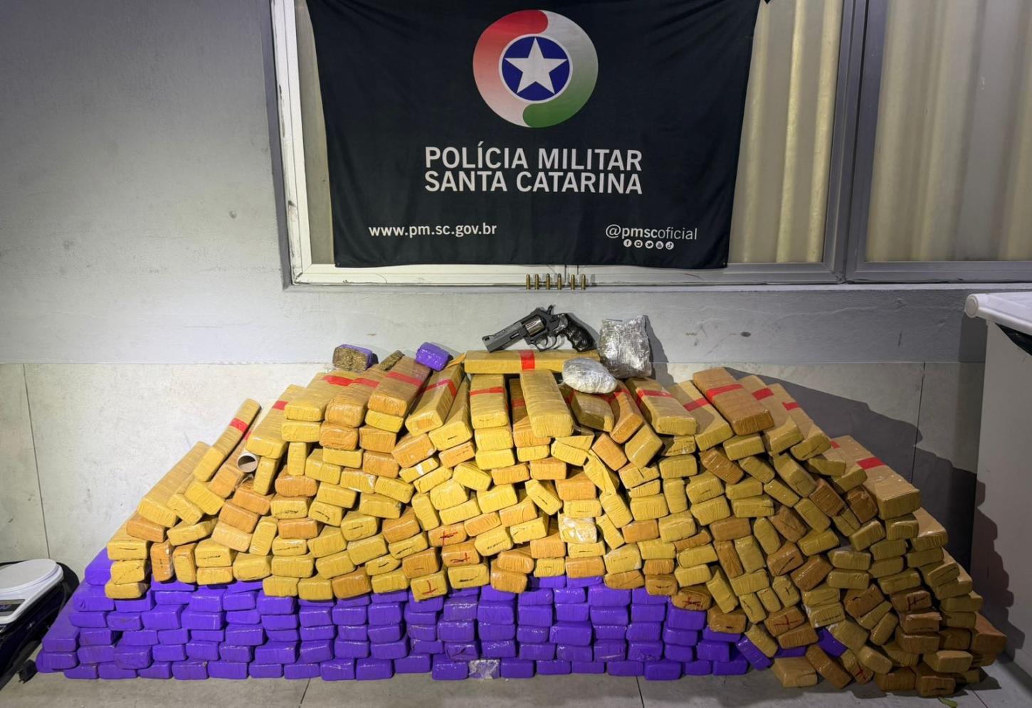 Mais de uma tonelada de maconha é apreendida em diferentes regiões do Estado no fim de semana