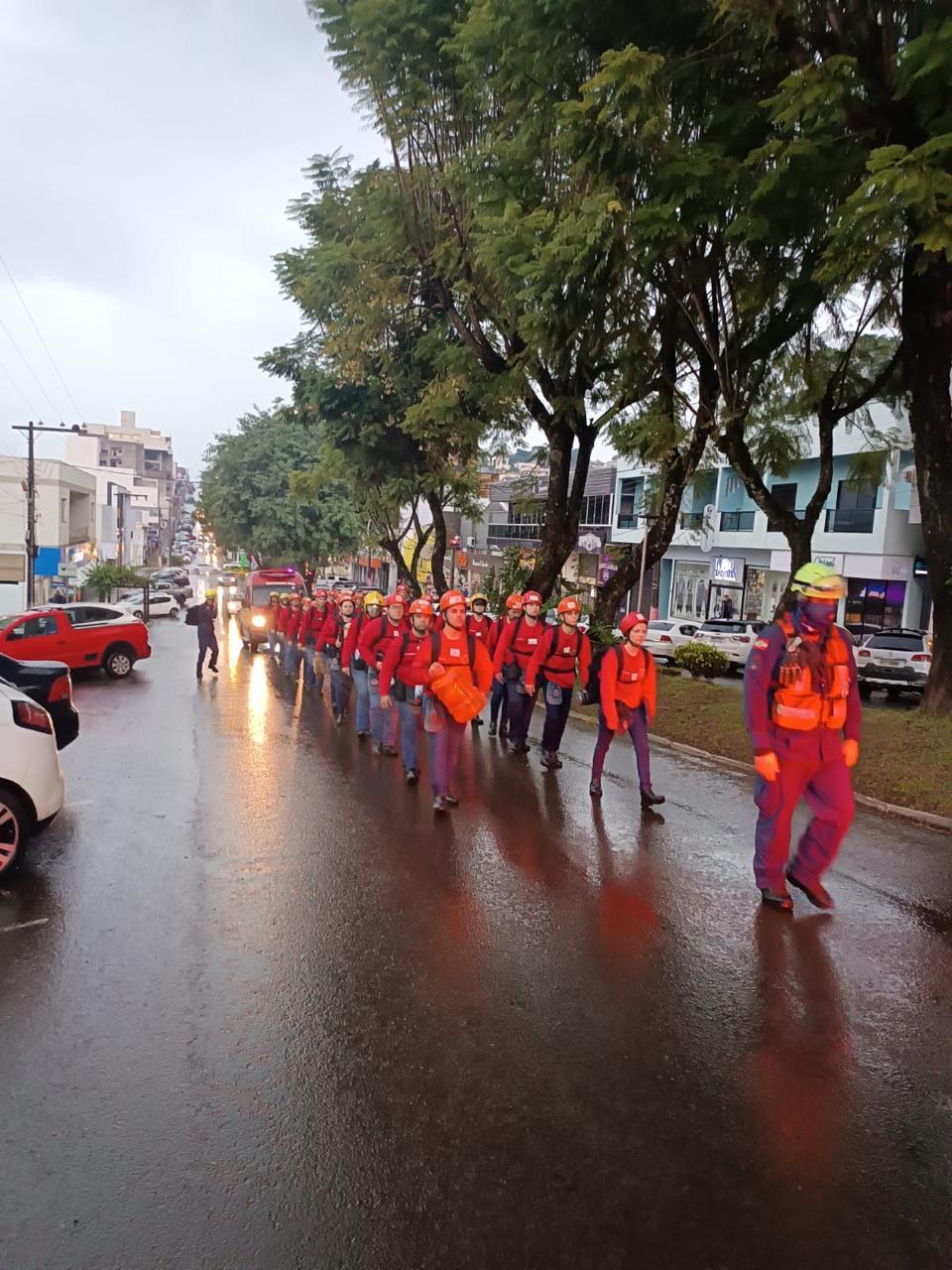 Alunos do Curso de Bombeiros Comunitários participam de Treinamento de Resistência Operacional em Quilombo