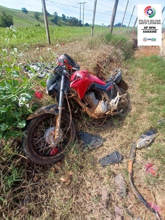 XANXERÊ: CONDUTORA DE MOTOCICLETA FICA FERIDA APÓS COLISÃO EM SINISTRO DE TRÂNSITO NA LINHA MEDIANEIRA