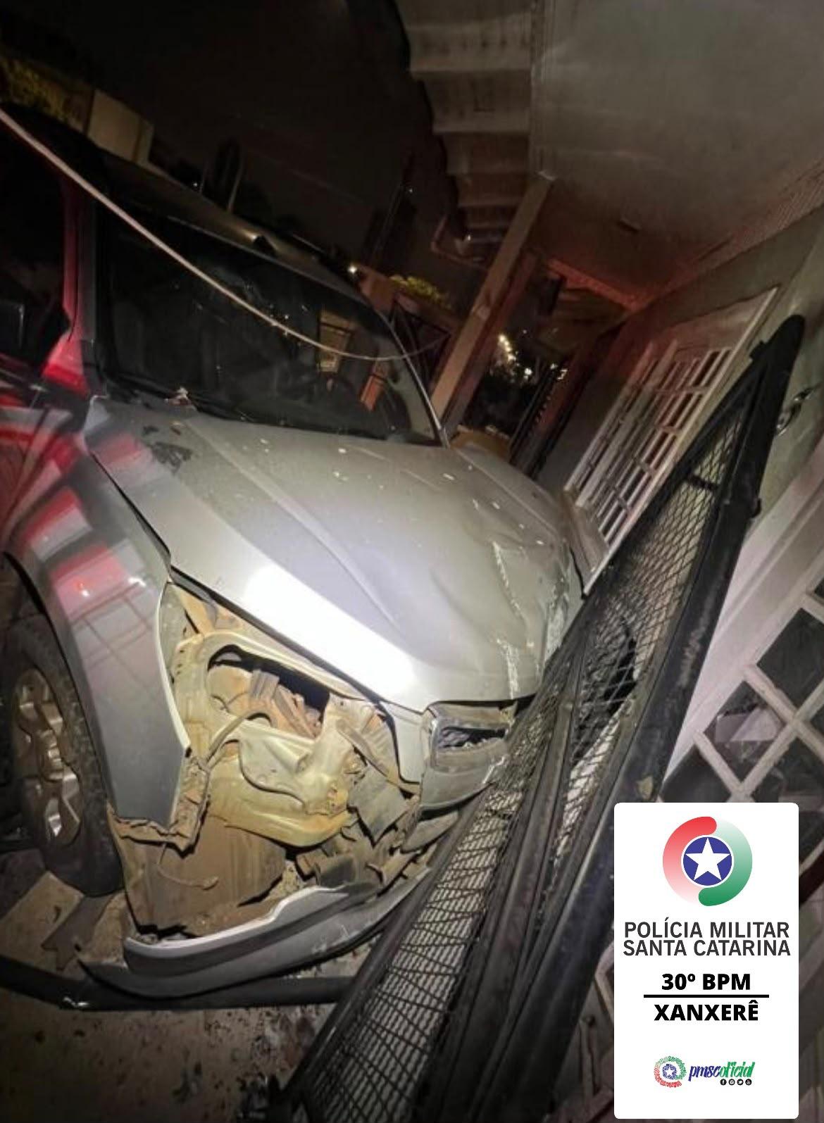 XANXERÊ: SINISTRO DE TRÂNSITO COM DANOS MATERIAIS E EVASÃO DO CONDUTOR