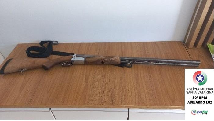 ABELARDO LUZ: AMEAÇA, POSSE IRREGULAR DE ARMA DE FOGO E CRIME CONTRA A FAUNA SILVESTRE