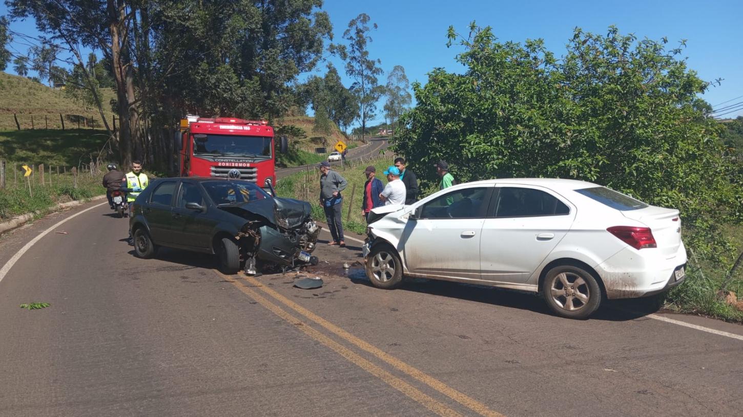 Colisão frontal entre dois veículos deixa vítimas na SC-158 entre Nova Erechim e Águas Frias