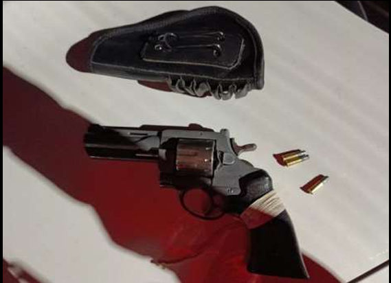 HOMEM É PRESO POR PORTE ILEGAL DE ARMA DE FOGO EM GALVÃO