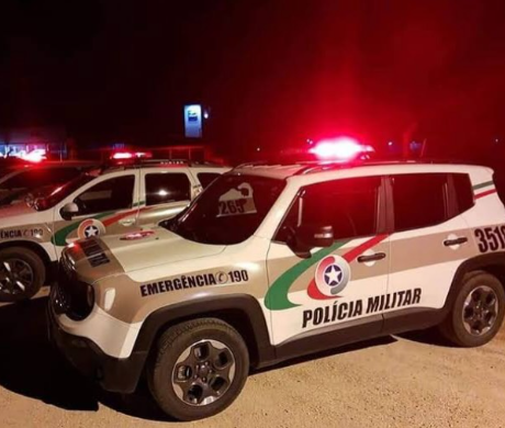 Mulher é presa suspeita de estuprar companheiro de 61 anos em SC