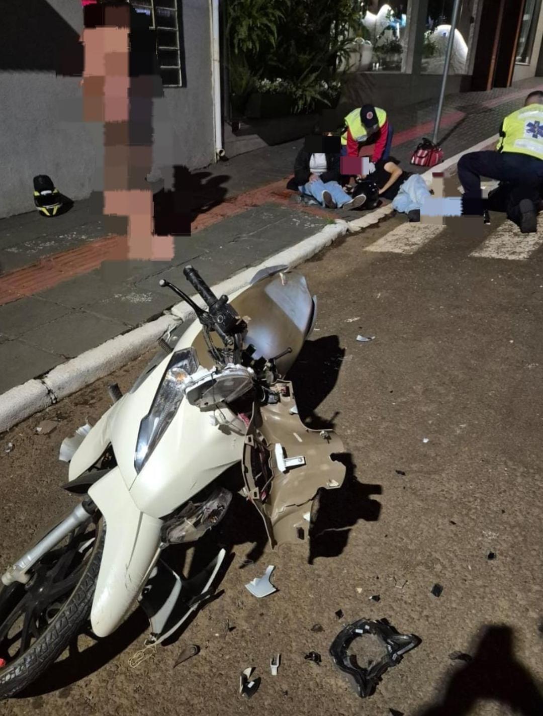 Queda de motocicleta deixa uma vítima com várias fraturas e uma vítima com escoriações em Xanxerê