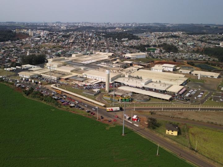 Aurora Coop obtém R$ 300 milhões do BNDES para diversificar exportações