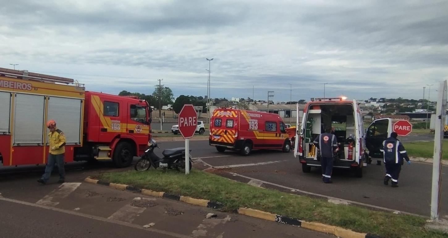 Colisão carro e moto deixa vítima ferida na BR-282 em Xanxerê