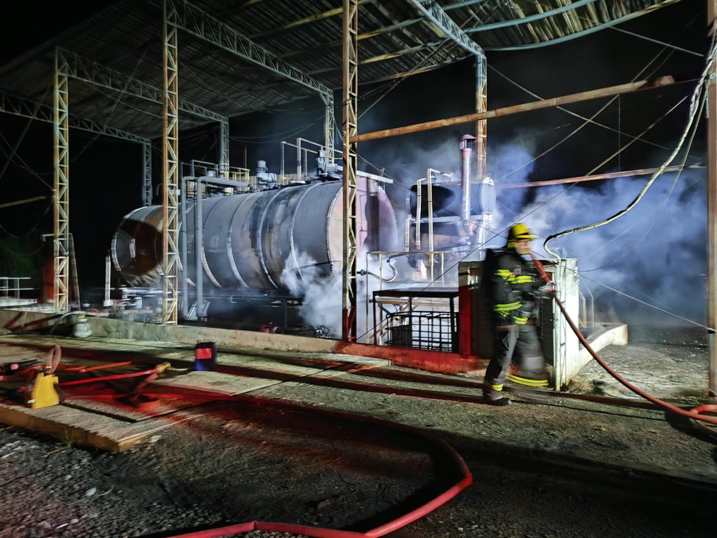 Incêndio em empresa no município de Cordilheira Alta