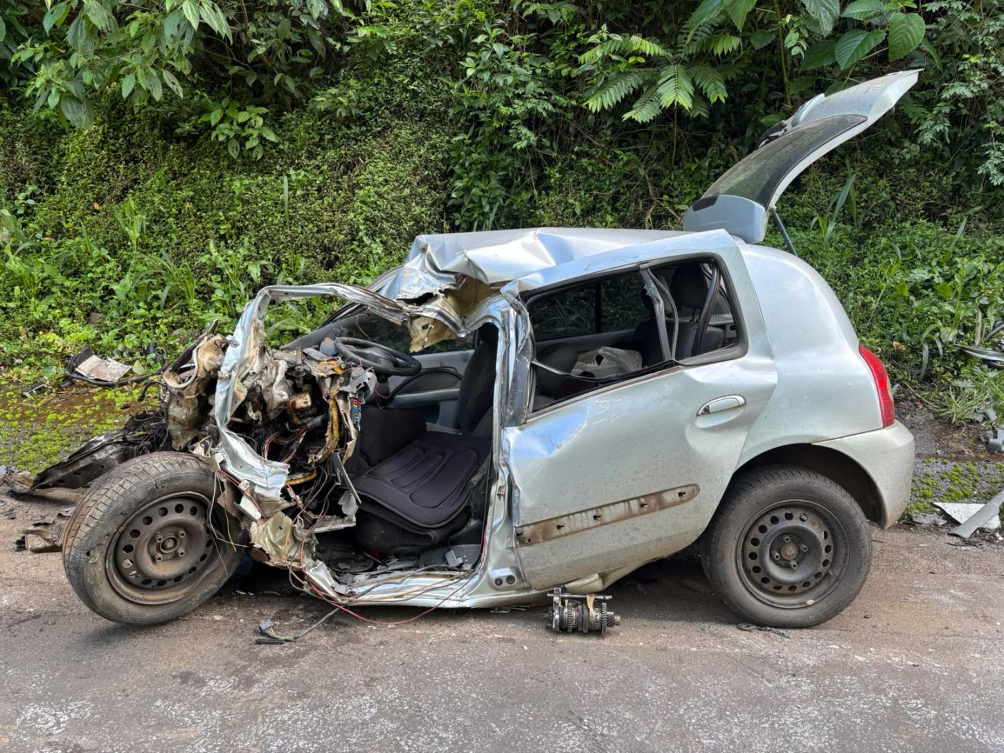 Jovem de 26 anos morre em colisão frontal carro e caminhão na SC-157