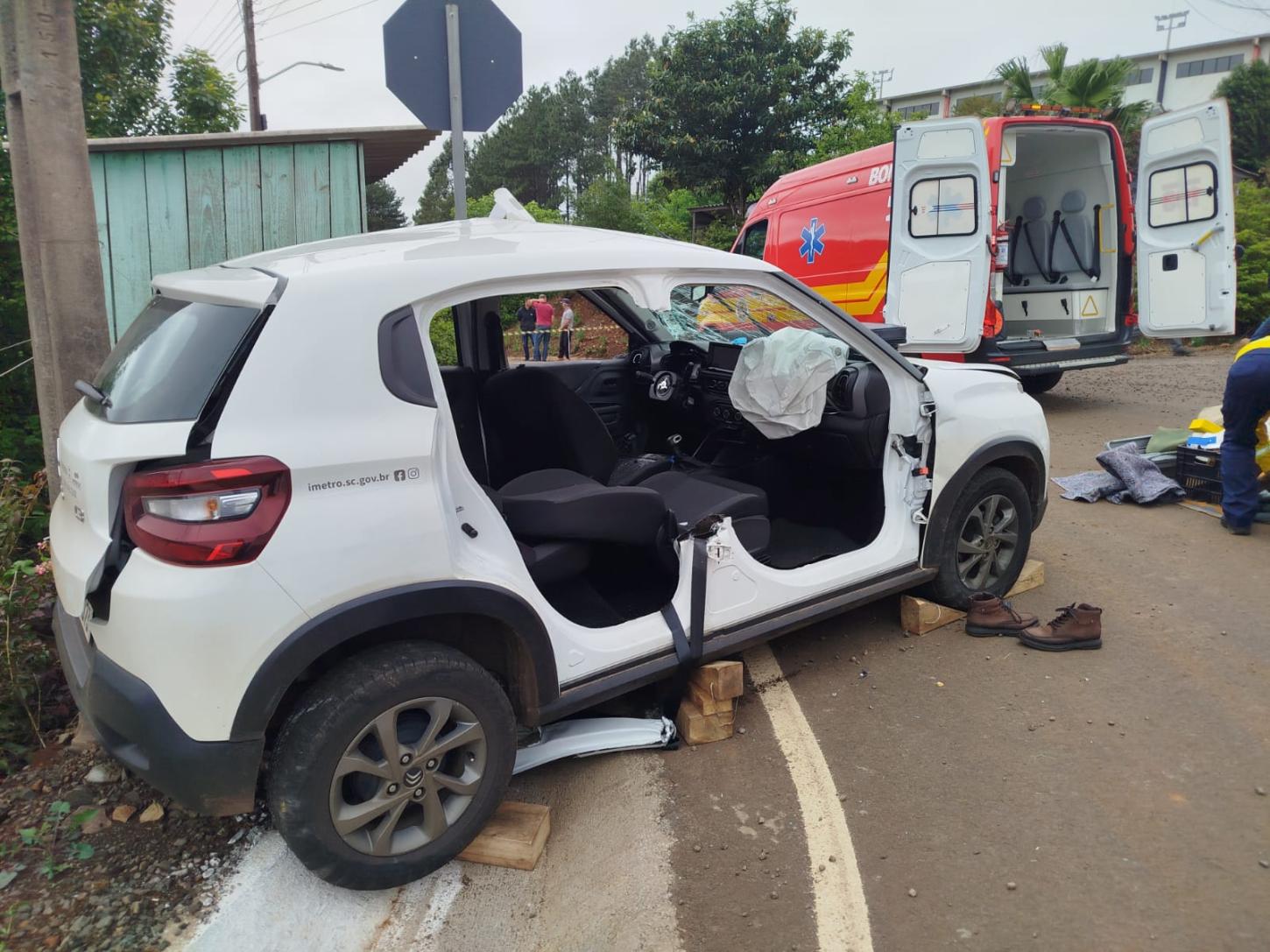 Vítima de grave acidente na SC-305 em São Lourenço do Oeste é encaminhada ao hospital de Xanxerê pelo SAER-Fron